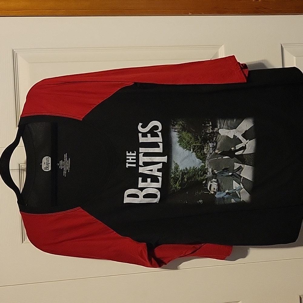 NWOT RARE! Torrid The Beatles Band Raglan Shirt, Black with 3/4 Red Sleeves, 3X